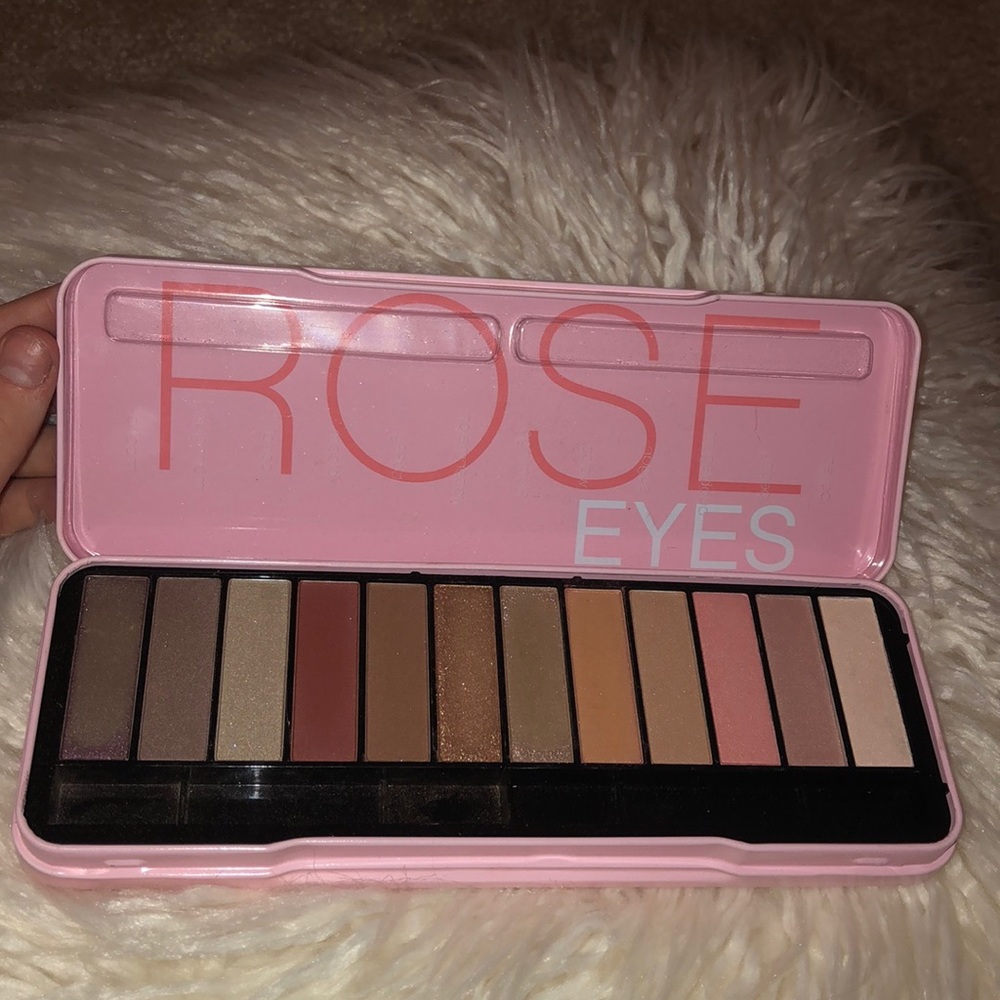 Rose Eyes Eyeshadow Palette - Picture 2 of 3